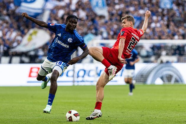 1 Bundesliga FC Schalke 04 SV Elversberg September 20, 2026 Kenan Karaman FC Schalke 04, 19, Lasse Günther, SV Elversberg, 21, 1 German Bundesliga, Matchday 4, FC Schalke 04 vs. SV Elversberg, Veltins Arena, Gelsenkirchen, September 20, 2026. DFL regulations prohibit any use of photographs as image sequences and or quasi-video. Copyright: xBEAUTIFULxSPORTS Buriakovx