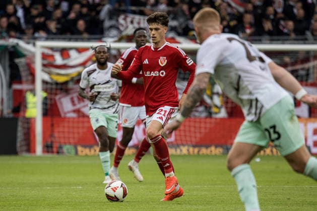 Cottbus, Germany, September 20, 2026, 2nd Bundesliga 2026–2027, Matchday 6: FC Energie Cottbus vs. FC St. Pauli. Pictured with the ball: Luca Erlein, Energie Cottbus. DFL and DFB regulations prohibit any use of photographs as image sequences and or quasi-video. LEAG Energie Stadium Brandenburg Copyright: xFotostandx xWeilandx
