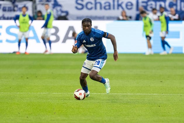 September 20, 2026, GER, Bundesliga 1, Matchday 4, FC Schalke 04 vs. SV Elversberg Junior Dina Ebimbe FC Schalke 04, 29 Individual play Full body Full body Ball at her feet Gelsenkirchen VELTINS Arena Gelsenkirchen Germany Copyright: xnordphotoxGmbHx xChristianxSchulzex