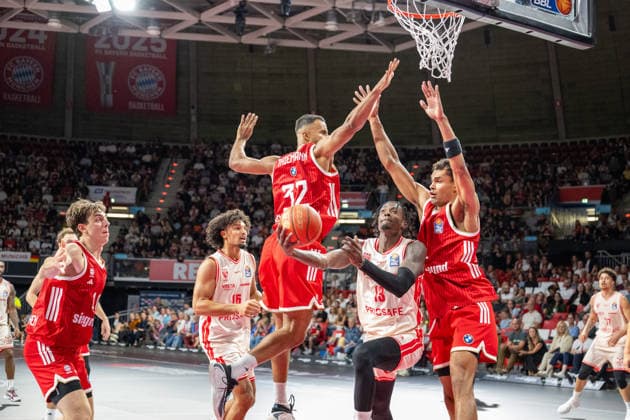 Johannes Thiemann 32 FC Bayern Basketball, Trevon Scott 13 BMA365 Bamberg Baskets, Oscar da Silva 1 FC Bayern Basketball, FC Bayern Basketball BMA365 Bamberg Baskets, BBL, Matchday 1, September 20, 2026, Munich, Bavaria, Germany Copyright: xkolbert-press UlrichxGamelx