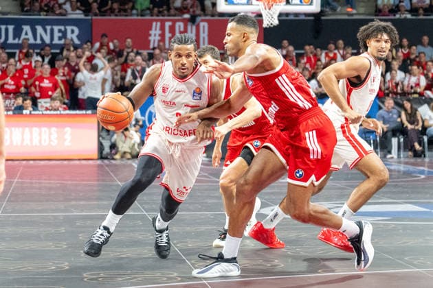 Jordan Wright 3 BMA365 Bamberg Baskets, Johannes Thiemann 32 FC Bayern Basketball, FC Bayern Basketball BMA365 Bamberg Baskets, BBL, Matchday 1, September 20, 2026, Munich, Bavaria, Germany Copyright: xkolbert-press UlrichxGamelx