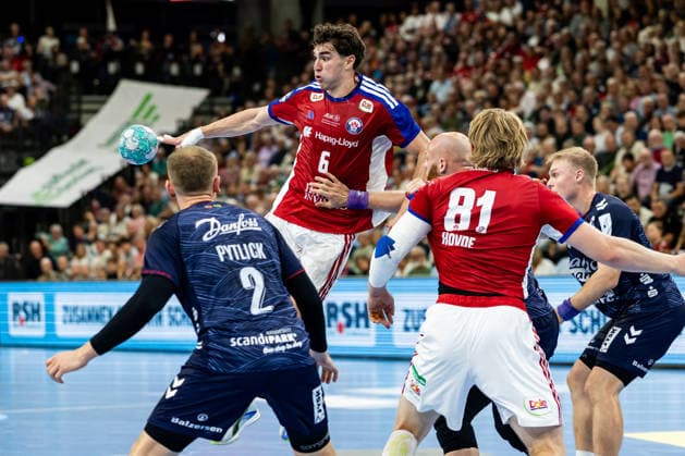 Opel HBL SG Flensburg Handewitt vs. Handball Club Hamburg, September 20, 2026: Elias Kofler, No. 06, of Handball Club Hamburg on the attack. Opel HBL SG Flensburg Handewitt vs. Handball Club Hamburg, GGW Arena, September 20, 2026 Copyright: xBEAUTIFULxSPORTS MarioxM.xKobergx