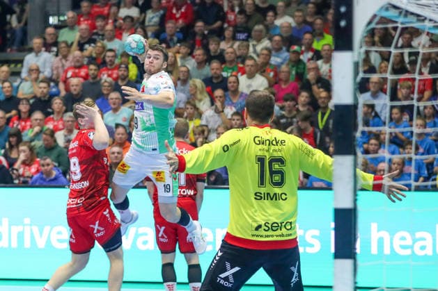 September 20, 2026, xgox, Handball Opel HBL MT Melsungen vs. SC Magdeburg emspor, from left: Elvar Oern Jonsson (Magdeburg), 19 shots on goal, goal scorers, scores a goal, goal, scores the goal (Kassel)