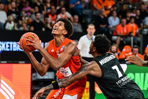 September 20, 2026, GER, Basketball, Men s, easycredit Basketball Bundesliga, 2026–2027 Season, Matchday 1, ratiopharm Ulm vs. MHP Riesen Ludwigsburg, Meissa Faye (Ulm, 11), Elijah Hughes (Ludwigsburg, 7), Neu Ulm, ratiopharm Arena, Bavaria, Germany Copyright: xNordphotox xHafnerx