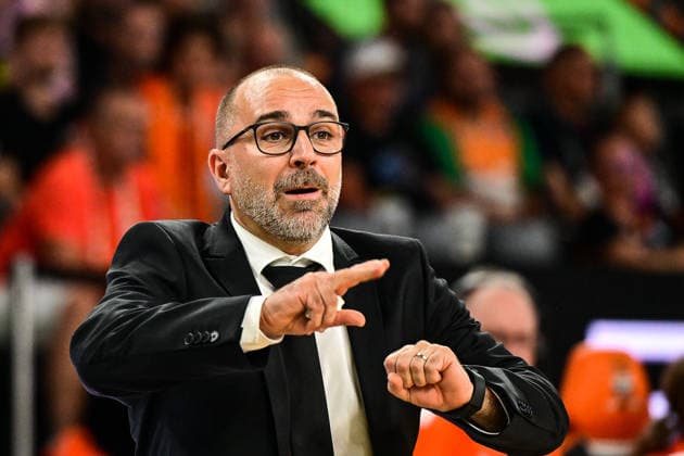 September 20, 2026, GER, Basketball, Men s, easycredit Basketball Bundesliga, 2026–2027 Season, Matchday 1, ratiopharm Ulm vs. MHP Riesen Ludwigsburg. Carles Duran of Ludwigsburg gestures and gives instructions at the ratiopharm Arena in Neu Ulm, Bavaria, Germany Copyright: xNordphotox xHafnerx