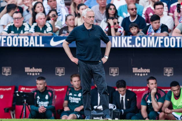 MADRID, SPAIN - SEPTEMBER 20: Head Coach of Real Madrid, Jose Mourinho looks on during the LaLiga EA Sports football match between Atletico de Madrid and Real Madrid at Estadio Riyadh Air Metropolitano on September 20, 2026 in Madrid, Spain. (Photo by Ricardo Nogueira Sports Press Photo)  Copyright: xRicardoxNogueira SportsxPressxPhotox Sportspressphoto_SPR236154