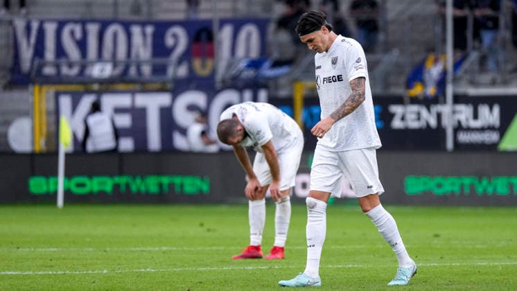 From left: Rico Preißinger Preissinger, Münster, 21, Antonio Tikvic Münster, 4, player for SC Preußen Münster, looking disappointed, disappointment, frustration, pessimistic, action, game scene, September 20, 2026, Mannheim, Germany, soccer, 3. Liga, SV Waldhof Mannheim vs. SC Preußen Münster, DFB and DFL regulations prohibit any use of photographs as image sequences and or quasi-video xozx