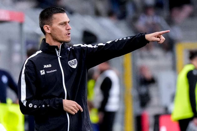 Thomas Wörle (Tom Wörle), coach, head coach, Münster, giving instructions, gesturing with his arms, single frame, single photo, action, September 20, 2026, Mannheim, Germany, soccer, 3rd Division, SV Waldhof Mannheim vs. SC Preußen Münster, DFB and DFL regulations prohibit any use of photographs as image sequences and or quasi-video xozx