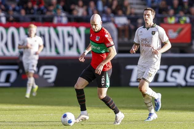 NIJMEGEN , 20-09-2026 , Stadium De Goffert , season 2026 2027 , Dutch Eredivisie football . match between NEC Nijmegen and Go Ahead Eagles, Final result 1-1, Picture shows NEC Nijmegen player Bram Nuytinck GA Eagles player Stefan Sigurdarson NEC - Go Ahead Eagles  x207331401x Copyright: