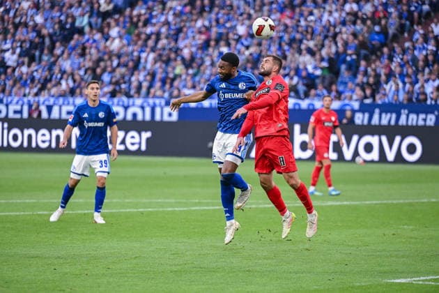 September 20, 2026, Soccer, 2026–2027 Season, Bundesliga, FC Schalke 04 vs. SV Elversberg, Moussa Sylla (FC Schalke 04), Lukasz Poreba (SV Elversberg) xRHR PHOTO YYx Copyright: KROEGER RHR-FOTOx RHR-FOTO YY