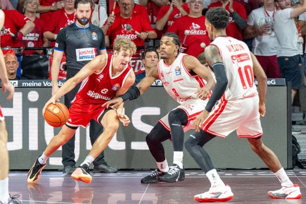 Tobias Jensen 8 FC Bayern Basketball, bb8, Mylik Wilson 10 BMA365 Bamberg Baskets, FC Bayern Basketball BMA365 Bamberg Baskets, BBL, Matchday 1, September 20, 2026, Munich, Bavaria, Germany Copyright: xkolbert-press UlrichxGamelx