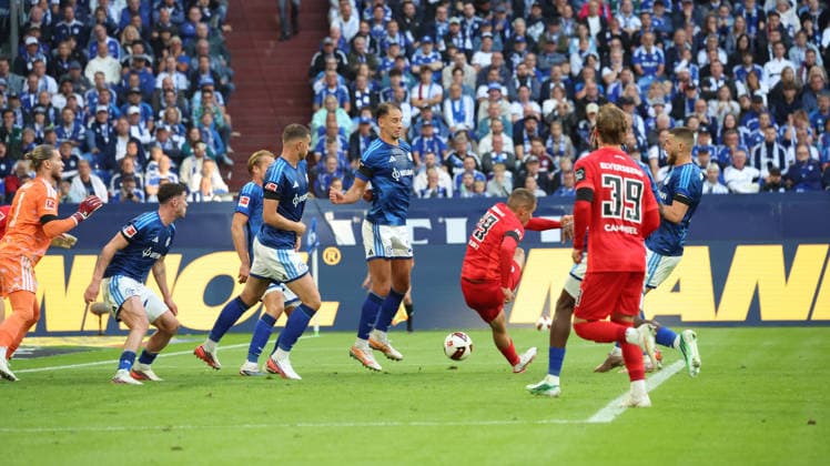 September 20, 2026, xrekx, Soccer, Bundesliga 1, FC Schalke 04 vs. SV Elversberg, Lukas Pinckert, SV 07 Elversberg. DFL and DFB regulations prohibit any use of photographs as image sequences and or quasi-video. Gelsenkirchen
