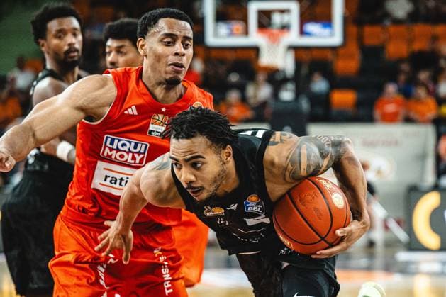 Neu Ulm, Germany, September 20, 2026: Jaylen Sims of ratiopharm Ulm and Ish Leggett of MHP RIESEN Ludwigsburg go head-to-head during the Basketball Bundesliga game between ratiopharm Ulm and MHP RIESEN Ludwigsburg at the ratiopharm Arena on September 20, 2026 in Neu Ulm, Germany. Photo by Harry Langer, DeFodi Images, ratiopharm Arena, Germany, September 20, 2026: Jaylen Sims of ratiopharm Ulm and Ish Leggett of MHP RIESEN Ludwigsburg battle for the ball during the Basketball Bundesliga match between ratiopharm Ulm and MHP RIESEN Ludwigsburg in Neu Ulm on September 20, 2026 at the ratiopharm Arena, Germany Photo by Harry Langer DeFodi Images Photo by Harry Langer DeFodi Images