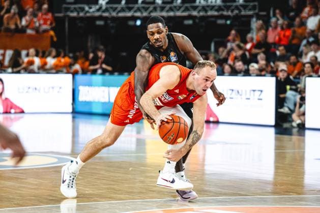 Neu Ulm, Germany, September 20, 2026 Devin Schmidt of ratiopharm Ulm and Darius Perry of MHP Riesen Ludwigsburg go head-to-head during the Basketball Bundesliga game between ratiopharm Ulm and MHP Riesen Ludwigsburg at the ratiopharm Arena on September 20, 2026, in Neu Ulm, Germany. Photo by Harry Langer, DeFodi Images, ratiopharm Arena, Germany, September 26, 2026: Devin Schmidt of ratiopharm Ulm and Darius Perry of MHP RIESEN Ludwigsburg battle for the ball during the Basketball Bundesliga match between ratiopharm Ulm and MHP Riesen Ludwigsburg in Neu Ulm on September 20, 2026 at the ratiopharm Arena, Germany. Photo by Harry Langer, DeFodi Images. Photo by Harry Langer, DeFodi Images