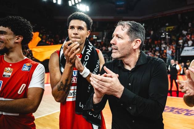 Neu Ulm, Germany, September 20, 2026: Michael Rataj of ratiopharm Ulm and Head Coach Ty Harrelson of ratiopharm Ulm gesticulate, gesturing during the Basketball Bundesliga game between ratiopharm ulm and MHP Riesen Ludwigsburg at the ratiopharm Arena on September 20, 2026, in Neu Ulm, Germany. Photo by Harry Langer, DeFodi Images, ratiopharm Arena, Germany, September 20, 2026: Michael Rataj of ratiopharm Ulm and Head Coach Ty Harrelson of ratiopharm Ulm gesticulate during the Basketball Bundesliga match between ratiopharm Ulm and MHP Riesen Ludwigsburg in Neu Ulm on September 20, 2026 at the ratiopharm Arena, Germany Photo by Harry Langer, DeFodi Images Photo by Harry Langer, DeFodi Images