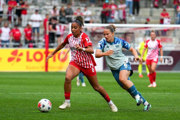 6 Nicole Ojukwu wins a tackle, SC Freiburg vs. Bayer 04 Leverkusen, soccer, Women s Bundesliga 1, September 20, 2026 SC Freiburg vs. Bayer 04 Leverkusen, soccer, Women s Bundesliga 1, September 20, 202 Freiburg Copyright: xEibner-Pressefotox EP_PSA