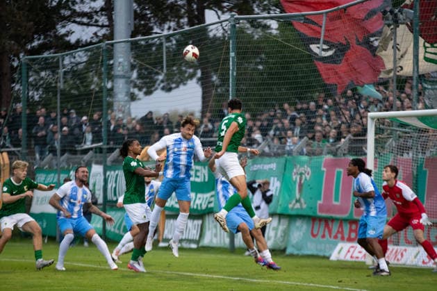 Soccer, Northeast Regional League: BSG Chemie Leipzig vs. Chemnitzer FC, September 20, 2026—Dennis Slamar (21) of Chemnitzer FC and Marc Enke (5) of Chemie Leipzig in mid-air. Soccer, Northeast Regional League, 2026–2027 season, Matchday 10: BSG Chemie Leipzig vs. Chemnitzer FC on September 20, 2026, at Alfred Kunze Sportpark, Leipzig Leutzsch Copyright: xBEAUTIFULxSPORTS JanxKaeferx