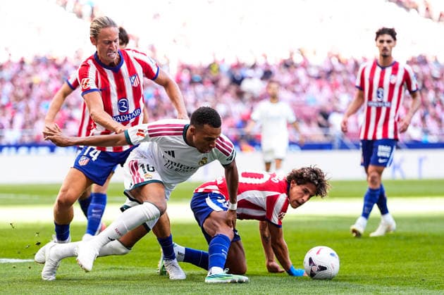 September 20, 2026, Madrid, Madrid, Spain: Giuliano Simeone of Atletico de Madrid and Kylian Mbappe of Real Madrid CF in action during the Spanish League, LaLiga EA Sports, football match played between Atletico de Madrid and Real Madrid CF at Riyadh Air Metropolitano stadium on September 20, 2026, in Madrid, Spain. Madrid Spain - ZUMAa181 20260920_zaa_a181_228 Copyright: xOscarxJ.xBarrosox