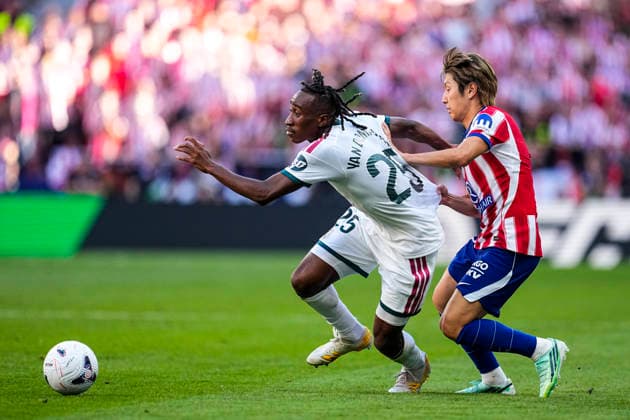 September 20, 2026, Madrid, Madrid, Spain: Yan Diomande of Real Madrid CF and Kang-in Lee of Atletico de Madrid in action during the Spanish League, LaLiga EA Sports, football match played between Atletico de Madrid and Real Madrid CF at Riyadh Air Metropolitano stadium on September 20, 2026, in Madrid, Spain. Madrid Spain - ZUMAa181 20260920_zaa_a181_235 Copyright: xOscarxJ.xBarrosox