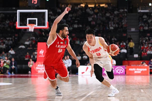 Iran v China - 20th Asian Games Aichi-Nagoya NAGOYA, JAPAN - SEPTEMBER 20: PANG Zhenglin 9 of China competes with JAFARI Mahdi 55 of Iran during the Basketball Men s Bronze Medal match between Team Iran and Team China on day one of the 20th Asian Games Aichi-Nagoya at Aichi International Arena on September 20, 2026 in Nagoya, Aichi, Japan. Stringer Anadolu Nagoya Japan. Editorial use only. Please get in touch for any other usage.  Copyright: x2026xAnadoluxStringerx