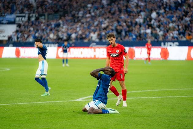 FC Schalke 04 v SV Elversberg - 2. Bundesliga Satoshi Tanaka of FC Schalke 04 in action during the 2. Bundesliga match between FC Schalke 04 and SV Elversberg at VELTINS-Arena on September 20, 2026 in Gelsenkirchen, Germany. Gelsenkirchen VELTINS-Arena North Rhine-Westphalia Germany Copyright: xTaiseixIwamotox