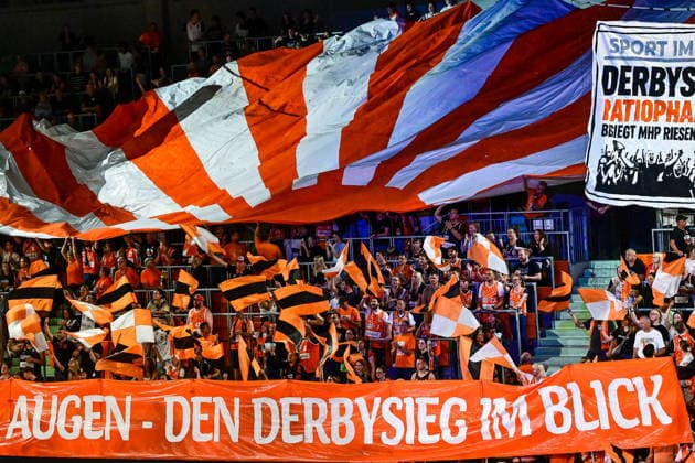 September 20, 2026, GER, Basketball, Men s, easycredit Basketball Bundesliga, 2026–2027 Season, Matchday 1, ratiopharm Ulm vs. MHP Riesen Ludwigsburg, Choreographed display by Ulm fans before tip-off, Derby victory, Derby winner: Neu Ulm, ratiopharm Arena, Bavaria, Germany Copyright: xNordphotox xHafnerx