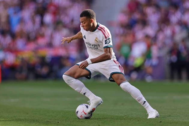 Kylian Mbappé of Real Madrid CF controls the ball during the LaLiga EA Sports match between Club Atlético de Madrid and Real Madrid CF at Riyadh Air Metropolitano on September 20, 2026, in Madrid, Spain. Photo by Manu Reino, DeFodi Images