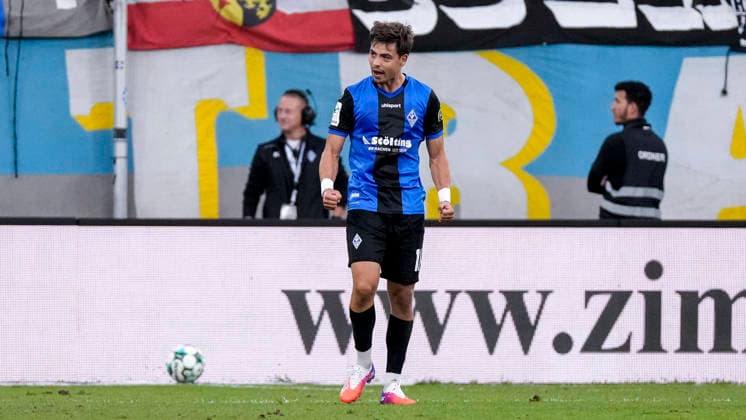 Goal scorer Francisco Mascarenhas Masca, SV Waldhof, 11, a player for SV Waldhof Mannheim, celebrates the 2–0 goal; celebration, celebrating, goal celebration, goal scored, celebrate the goal, goal, celebration, celebrating the goal, joy, happiness, happy, optimistic, positive, game scene, highlight, cropped image, full-body shot, single frame, single photo, action, 20 09 2026, Mannheim, Germany, soccer, 3rd Division, SV Waldhof Mannheim vs. SC Preußen Münster, DFB and DFL regulations prohibit any use of photographs as image sequences and or quasi-video xozx