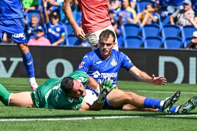 Getafe CF v Malaga CF - LaLiga EA Sports 2026 27 Alfonso Herrero of Malaga lies injured during the LaLiga regular season Round 7 match against Getafe at the Coliseum in Getafe, Madrid, Spain, on September 20, 2026. Getafe Madrid Spain  Copyright: xShengxChengx originalFilename:cheng-laliga7g260920_npQ75.jpg