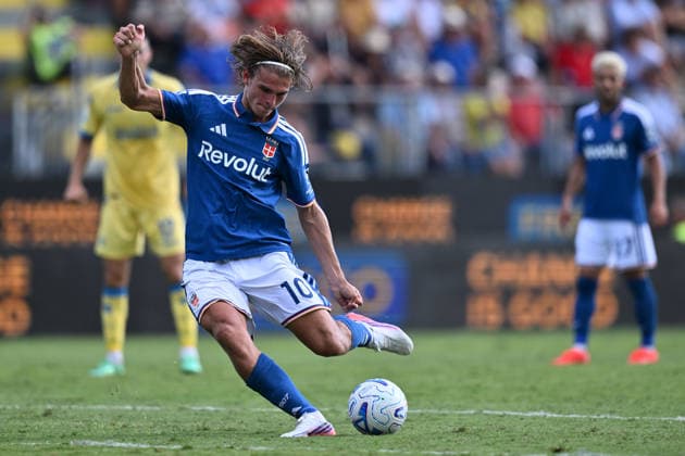 Frosinone Calcio v Como 1907 - Serie A 2026 27 Nico Paz of Como 1907 is in action during the matchday 5 of the Serie A Championship between Frosinone Calcio and Como 1907, at the Benito Stirpe Stadium in Frosinone, Italy, on September 20, 2026. Frosinone Italy Italy  Copyright: xDomenicoxCippitellix originalFilename:cippitelli-frosinon260920_nppdf.jpg