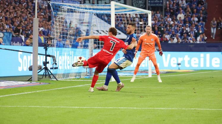September 20, 2026, xrekx, Soccer, Bundesliga 1, FC Schalke 04 vs. SV Elversberg: Maurice Krattenmacher (SV 07 Elversberg) and Hasan Kurucay (FC Schalke 04). DFL and DFB regulations prohibit any use of photographs as image sequences and or quasi-video. Gelsenkirchen