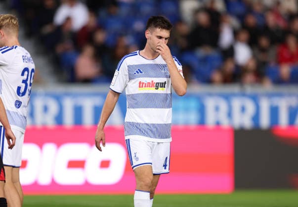 September 20, 2026, Soccer 3rd Division, SV Wehen Wiesbaden vs. MSV Duisburg, from left: Martin Ens of MSV Duisburg looks disappointed, sad, frustrated, frustrated DFL DFB REGULATIONS PROHIBIT ANY USE OF PHOTOGRAPHS AS IMAGE SEQUENCES AND OR QUASI-VIDEO xdcx Copyright: HMBxMedia Claus