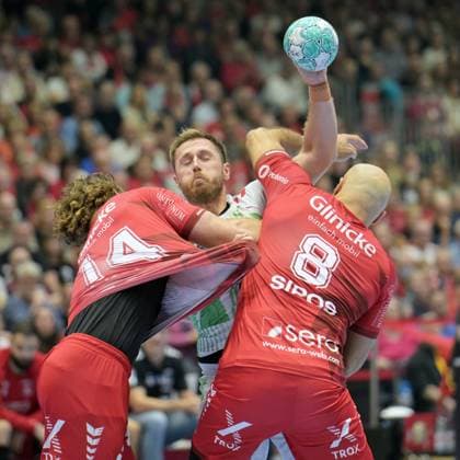 Albin Lagergren, SC Magdeburg 21 (on the ball), Johannes Golla, MT Melsungen 14 (L), Adrian Sipos, MT Melsungen 8, GER, MT Melsungen vs. SC Magdeburg, Handball, 1st Bundesliga, Matchday 5, 2026–2027 Season, September 20, 2026, GER, MT Melsungen vs. SC Magdeburg, Handball, 1st Bundesliga, Matchday 5, 2026–2027 season, September 20, 2026, Kassel Copyright: xEibner-Pressefotox xRolandxSippelx EP_RSL
