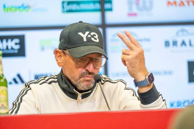 September 20, 2026: Energie Cottbus vs. FC St. Pauli, Matchday 6 of the 2. Bundesliga at the LEAG Energie Stadium; Claus Dieter Wollitz, Coach, Energie Cottbus at the post-match press conference IMPORTANT NOTICE In accordance with the guidelines of the DFL and the DFB, it is prohibited to use or allow the use of photographs taken in the stadium and or during the match in the form of sequential images and or video-like photo series Copyright: xJamesxZabelx