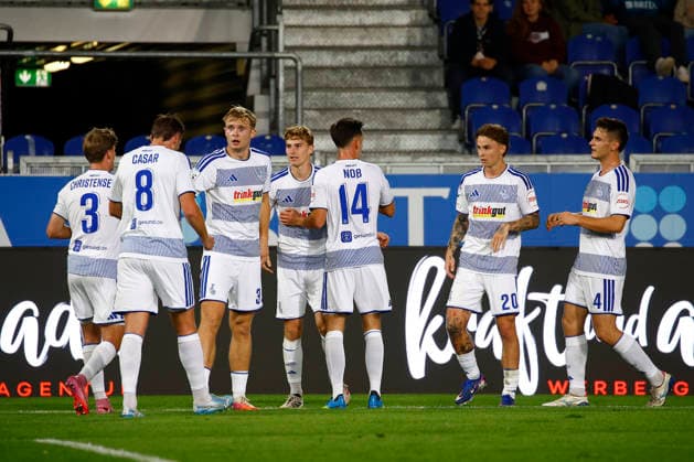 September 20, 2026, xavx, Soccer 3rd Division, SV Wehen Wiesbaden vs. MSV Duisburg, photo by Dominik Kother, MSV Duisburg celebrates the goal, The goal celebration for the 0-1 lead over Wiesbaden