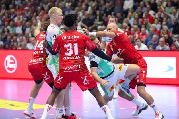 September 20, 2026, xgox, Handball Opel HBL MT Melsungen vs. SC Magdeburg emspor, from left: Magnus Saugstrup (Magdeburg), 23, Dariel Garcia Rivera (Melsungen), 31, Albin Lagergren (Magdeburg), 21, Adrian Sipos, Melsungen, 8, tackle, duel, battle, Kassel
