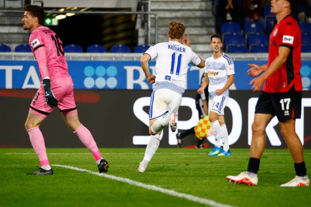 September 20, 2026, xavx, Soccer 3rd Division, SV Wehen Wiesbaden vs. MSV Duisburg, photo by Dominik Kother, MSV Duisburg celebrates the goal, The goal celebration for the 0–2 win over Wiesbaden