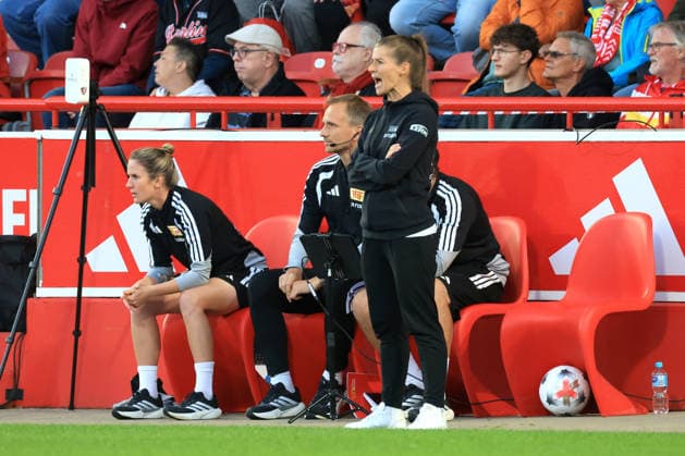 September 20, 2026, GER Germany, Soccer, Bundesliga 1, Women, 2026–2027, Alte Foersterei, 1. FC Union vs. RB Leipzig Head Coach Marie Louise Eta, 1. FC Union Berlin, Union Bench, 1st Division, DFB DFL regulations prohibit any use of photographs as image sequences and or quasi-video. nordphoto GmbH, Engler, Berlin, Alte Foersterei Stadium, Berlin, Germany Copyright: xNordphotox xEnglerx