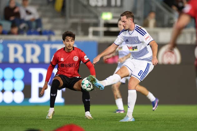 September 20, 2026, Soccer 3rd Division, SV Wehen Wiesbaden vs. MSV Duisburg, from left: Raul Paula (SV Wehen Wiesbaden), Aljaz Casar (MSV Duisburg). DFL and DFB regulations prohibit any use of photographs as image sequences and or quasi-video. xdcx Copyright: HMBxMedia Claus