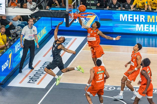 September 26, 2026, ratiopharm Ulm vs. MHP Riesen Ludwigsburg, Germany, Ulm, September 20, 2026, Basketball, Bundesliga, 2026–2027 season, ratiopharm Ulm vs. MHP Riesen Ludwigsburg; Ishmael Leggett (MHP Riesen Ludwigsburg), Ibi Wtason (ratiopharm Ulm)