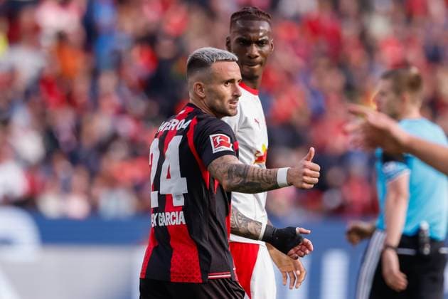LEVERKUSEN - Aleix Garcia of Bayer Leverkusen during the Bundesliga match between Bayer 04 Leverkusen and RB Leipzig at the BayArena on September 20, 2026 in Leverkusen, Germany. MARCEL TER BALS ANP Bundesliga 2026 27 xVIxANPxSportx xMarcelxterxBalsxIVx 569430666 originalFilename: 569430666.jpg