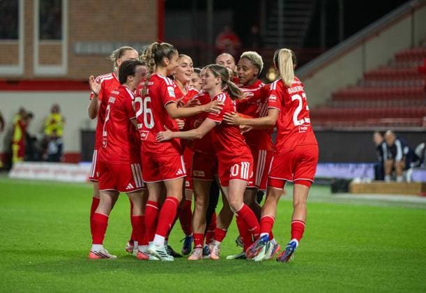 Soccer, Women, 2026–2027 Season, Google Pixel Women s Bundesliga, Matchday 5, 1. FC Union Berlin vs. RB Leipzig, from left: Amber Tysiak (1. FC Union Women), Eileen Campbell (1. FC Union Women), Naika Reissner (1. FC Union Women), celebrating after scoring the 3–2 goal, September 20, 2026, Copyright: xMatthiasxKochx