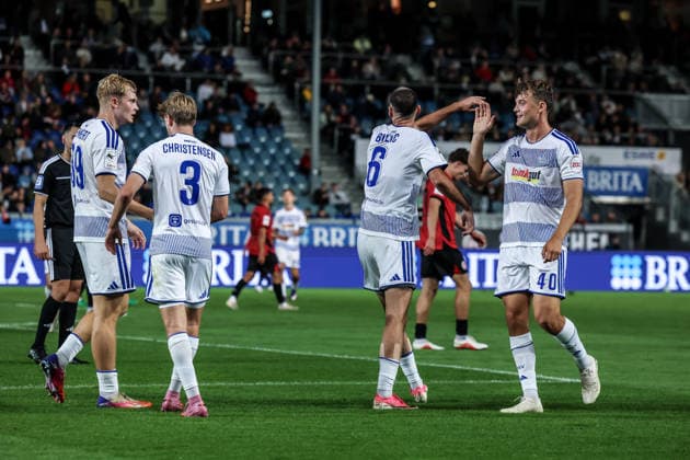 Sports, Soccer, 3rd Division, 2026–2027 Season, Matchday 7: SV Wehen Wiesbaden vs. MSV Duisburg, September 20, 2026, BRITA Arena: MSV Duisburg celebrates after Frederik Christensen scores to make it 3–0; the three players are celebrating in Wiesbaden at the BRITA Arena in Hesse, Germany