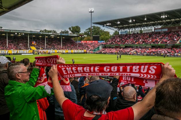 Cottbus, Germany, September 20, 2026, 2nd Bundesliga 2026–2027, Matchday 6: FC Energie Cottbus vs. FC St. Pauli. Pictured: LEAG Energie Stadium, Energie Cottbus fans. DFL and DFB regulations prohibit any use of photographs as image sequences and or quasi-video. LEAG Energie Stadium, Brandenburg Copyright: xFotostandx xWeilandx