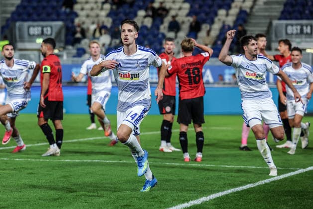Sports, Soccer, 3rd Division, 2026–2027 Season, Matchday 7: SV Wehen Wiesbaden vs. MSV Duisburg, September 20, 2026, BRITA Arena: MSV Duisburg celebrates after Conor Noß scores to make it 4–1; the players are celebrating in Wiesbaden at the BRITA Arena, Hesse, Germany