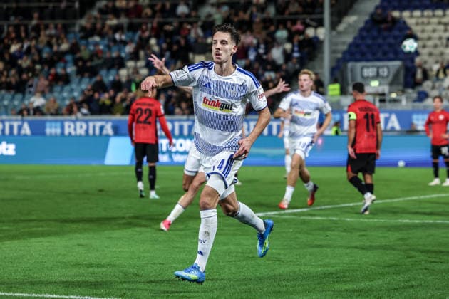 Sports, Soccer, 3rd Division, 2026–2027 Season, Matchday 7: SV Wehen Wiesbaden vs. MSV Duisburg, September 20, 2026, BRITA Arena: MSV Duisburg celebrates after Conor Noß scores to make it 4–1; the players are celebrating in Wiesbaden at the BRITA Arena, Hesse, Germany