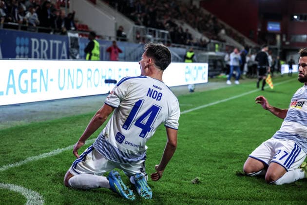 Sports, Soccer, 3rd Division, 2026–2027 Season, Matchday 7: SV Wehen Wiesbaden vs. MSV Duisburg, September 20, 2026, BRITA Arena: MSV Duisburg celebrates after Conor Noß scores to make it 4–1; the players are celebrating in Wiesbaden at the BRITA Arena, Hesse, Germany