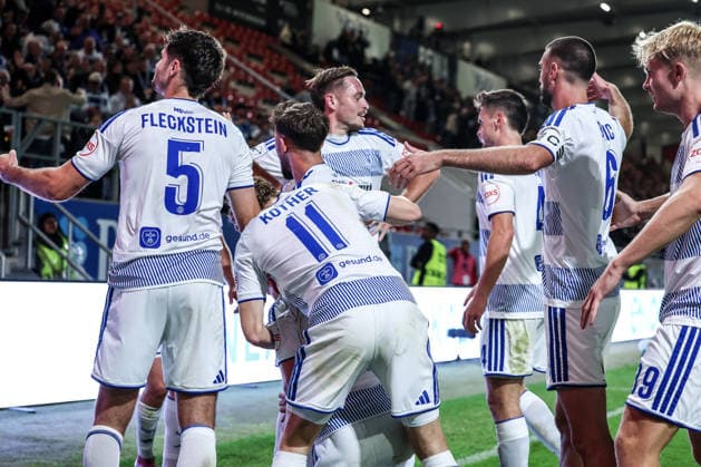 Sports, Soccer, 3rd Division, 2026–2027 Season, Matchday 7: SV Wehen Wiesbaden vs. MSV Duisburg, September 20, 2026, BRITA Arena: MSV Duisburg celebrates after Conor Noß scores to make it 4–1; the players are celebrating in Wiesbaden at the BRITA Arena, Hesse, Germany