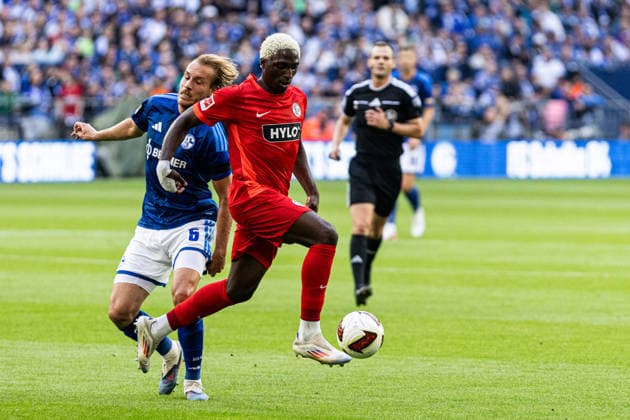 1 Bundesliga FC Schalke 04 vs. SV Elversberg September 20, 2026 Timo Becker FC Schalke 04, 5, David Mokwa SV Elversberg, 42 1 German Bundesliga Matchday 4 FC Schalke 04 SV Elversberg Veltins Arena, Gelsenkirchen September 20, 2026 DFL regulations prohibit any use of photographs as image sequences and or quasi-video Copyright: xBEAUTIFULxSPORTS Buriakovx
