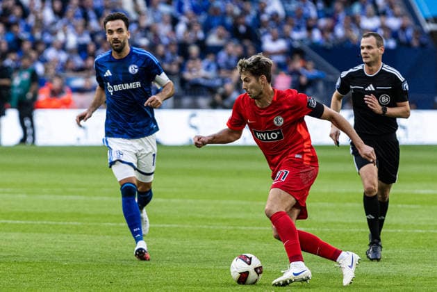 1 Bundesliga FC Schalke 04 SV Elversberg September 20, 2026 Maximilian Rohr SV Elversberg, September 31, 2026, Bundesliga Matchday 4: FC Schalke 04 vs. SV Elversberg at Veltins Arena, Gelsenkirchen. DFL regulations prohibit any use of photographs as image sequences and or quasi-video content. Copyright: xBEAUTIFULxSPORTS Buriakovx
